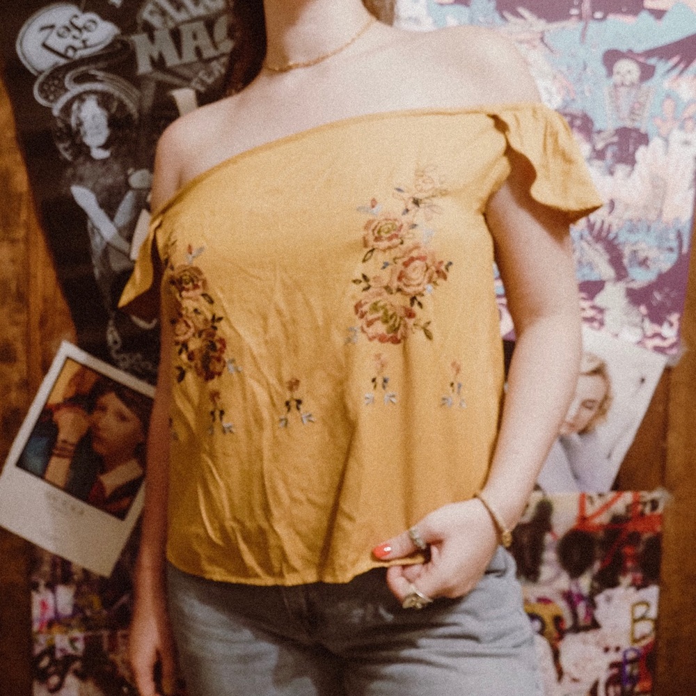 Off-the-shoulder Mustard Top